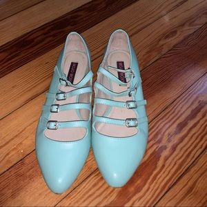 Mojo Moxy Size 8 Retro Flats vintage worn once